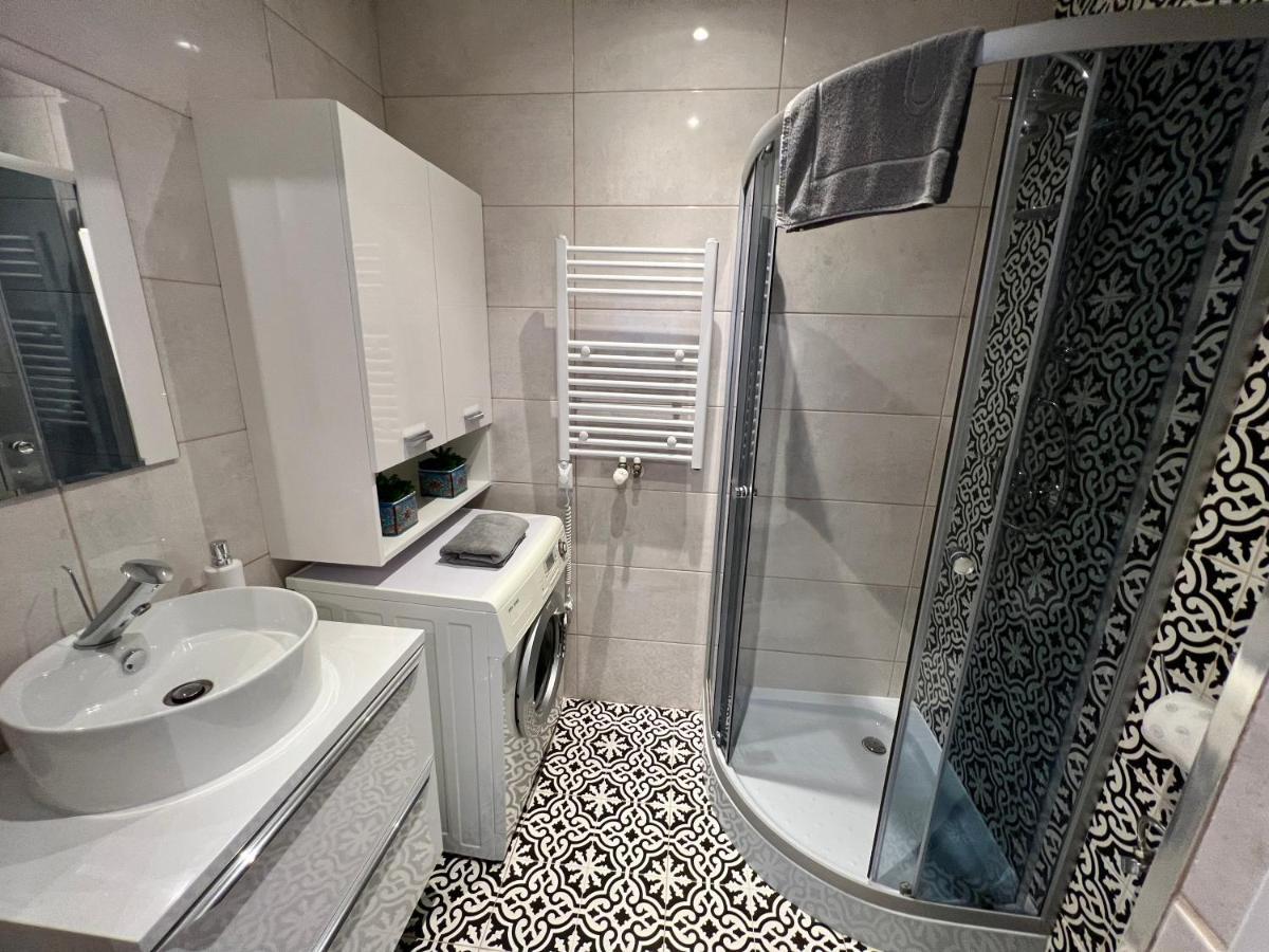 Apartamenty Koktajlove キェルツェ 部屋 写真