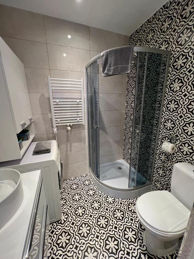 Apartamenty Koktajlove キェルツェ 部屋 写真